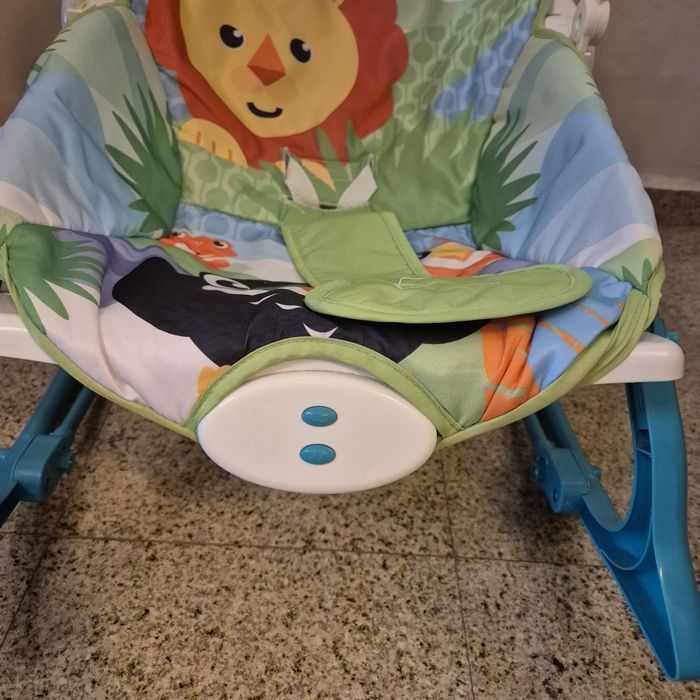 Детски шезлонг с музика и вибрация