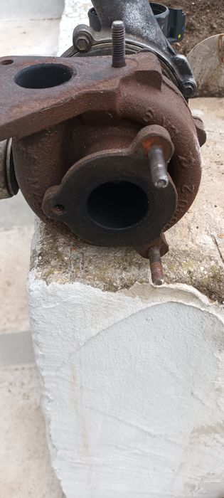 Продавам турбо и дебитомер рено лагуна 2