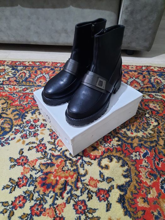 Продам зимние сапоги