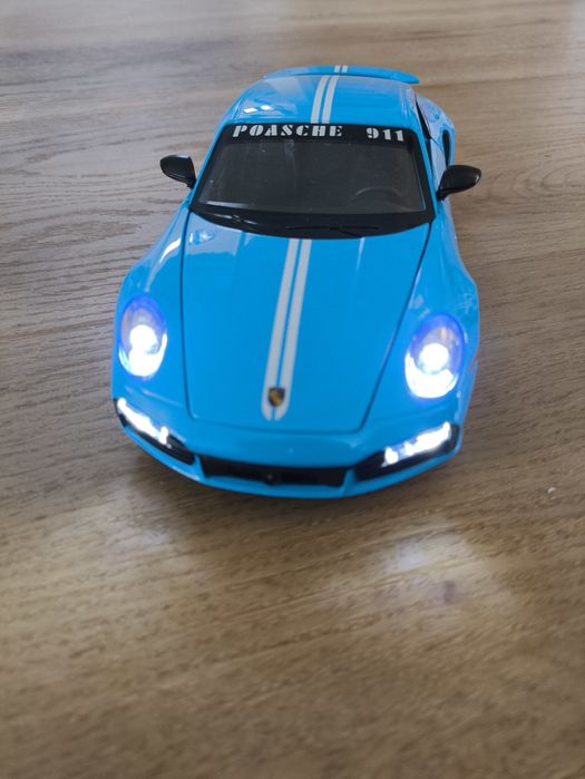 Vand macheta Porsche 911 Turbo S la scara 1/24 si 1/32