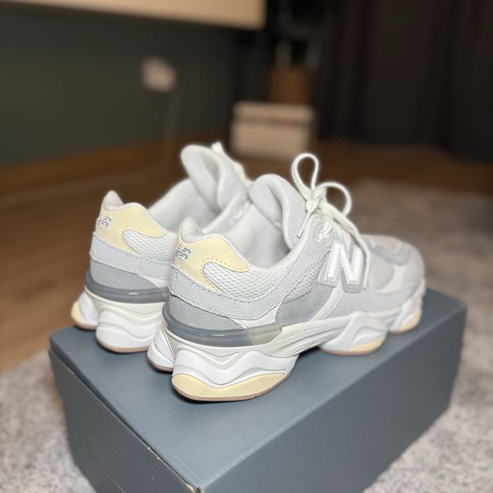 Оригинални New Balance 9060 - 40 размер, 25см маратонки