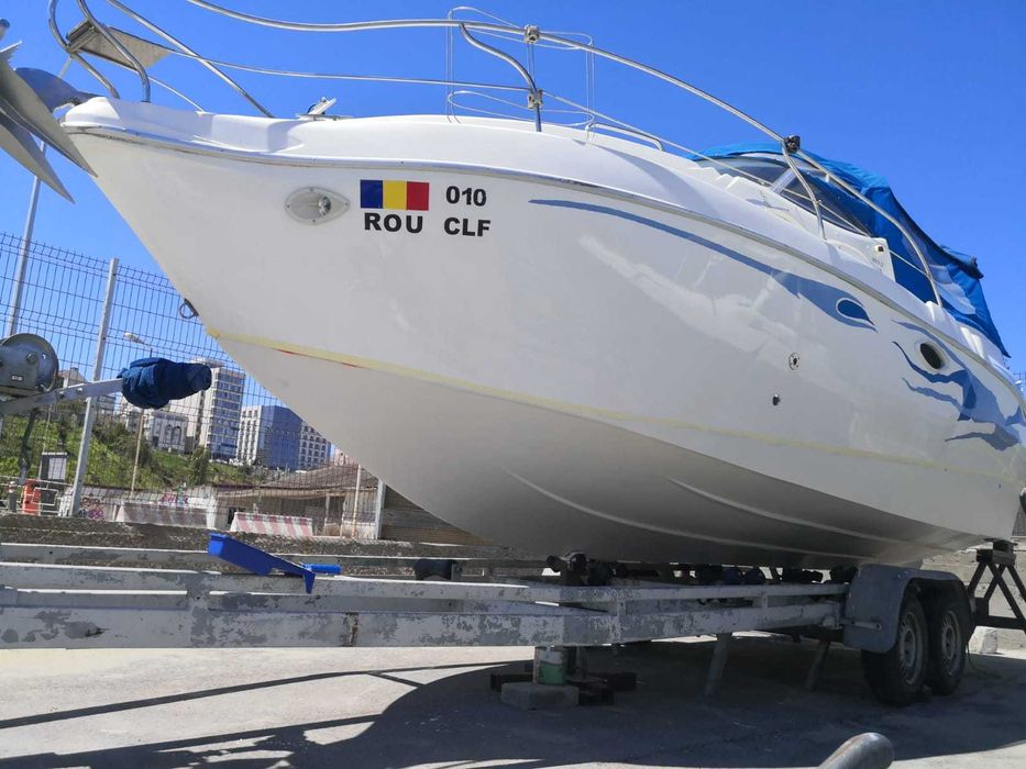 Barca cu dormitor diesel model  Lema Gold 2