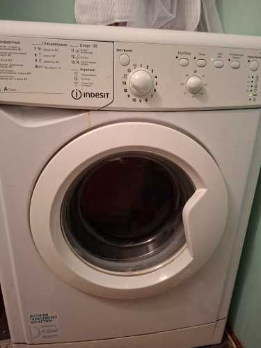 Стиральная машинка Indesit б/у