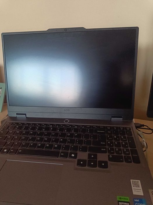 Laptop gaming + monitor