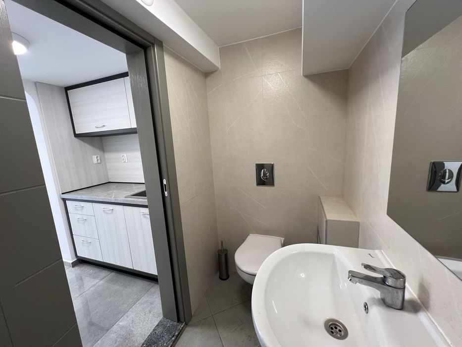 Дава се под наем Магазин в Русе, Център - 30 кв.м за 400 € - Снимка #16