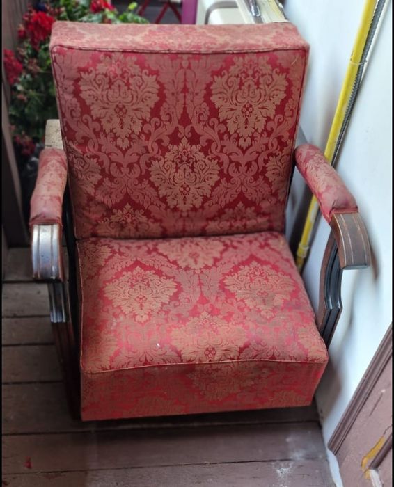 Ocazie! Vand mobila antica- dulapuri, comoda, obiecte etc.