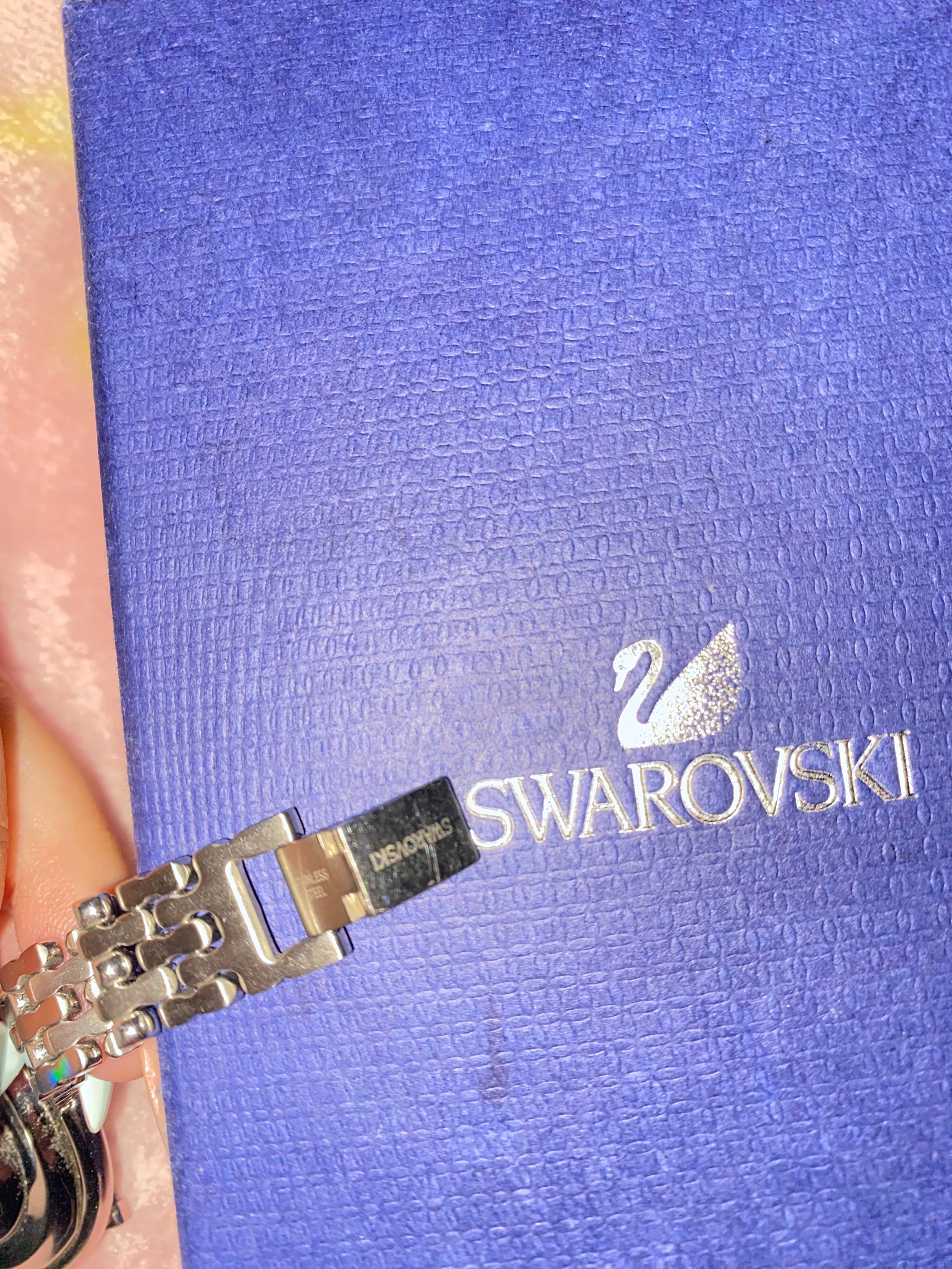 Часовник Swarovski