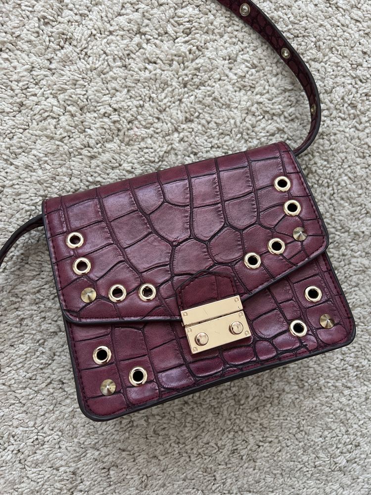 Geanta crossbody bordo cu tinte