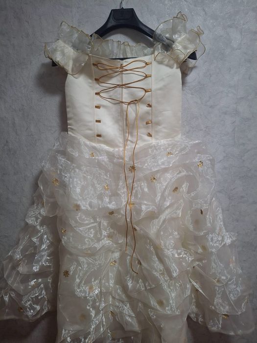 Продам платье новогодние,в хорошем состоянии