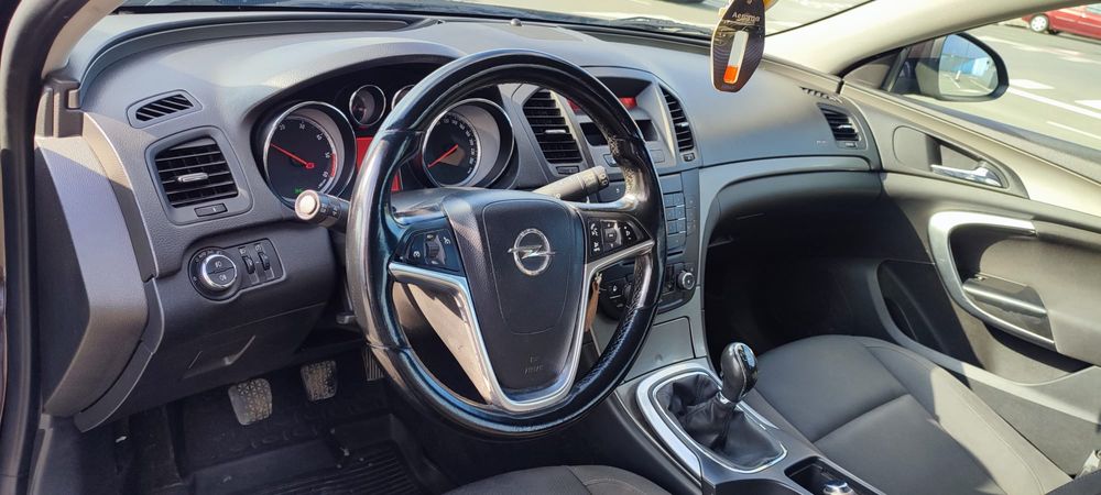 Vând Opel Insignia 2013
