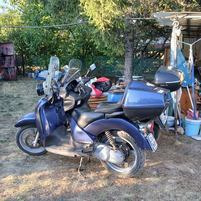 Продавам Скутер 150куб Априля Скарабео