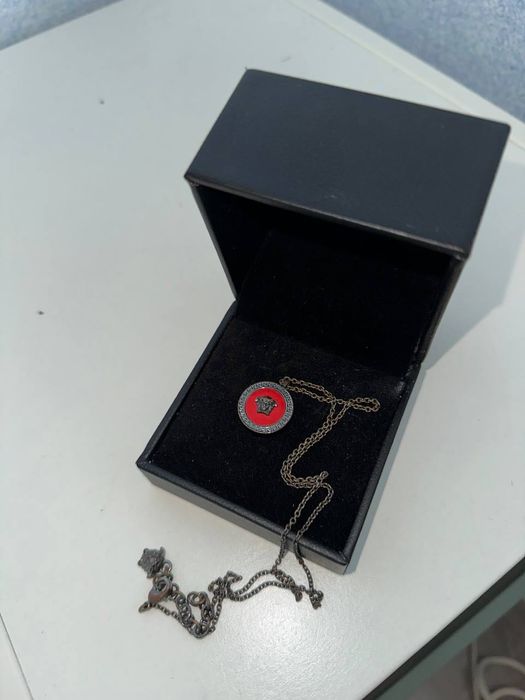 Оригинална верижка Versace с медальон Medusa – използвана