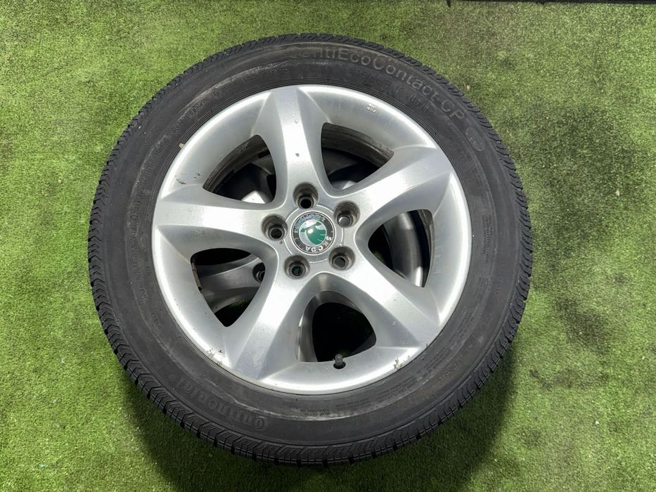 JANTE SKODA R15 / 5x100 / FABIA AMBIENTE II FAB / 195/55 R15 85V / 6JX15 ET43 / 5J0601025A+ CAUCIUCURI (X4)