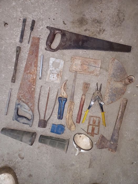 Инструмент советский, ключи,насосы рубанки.