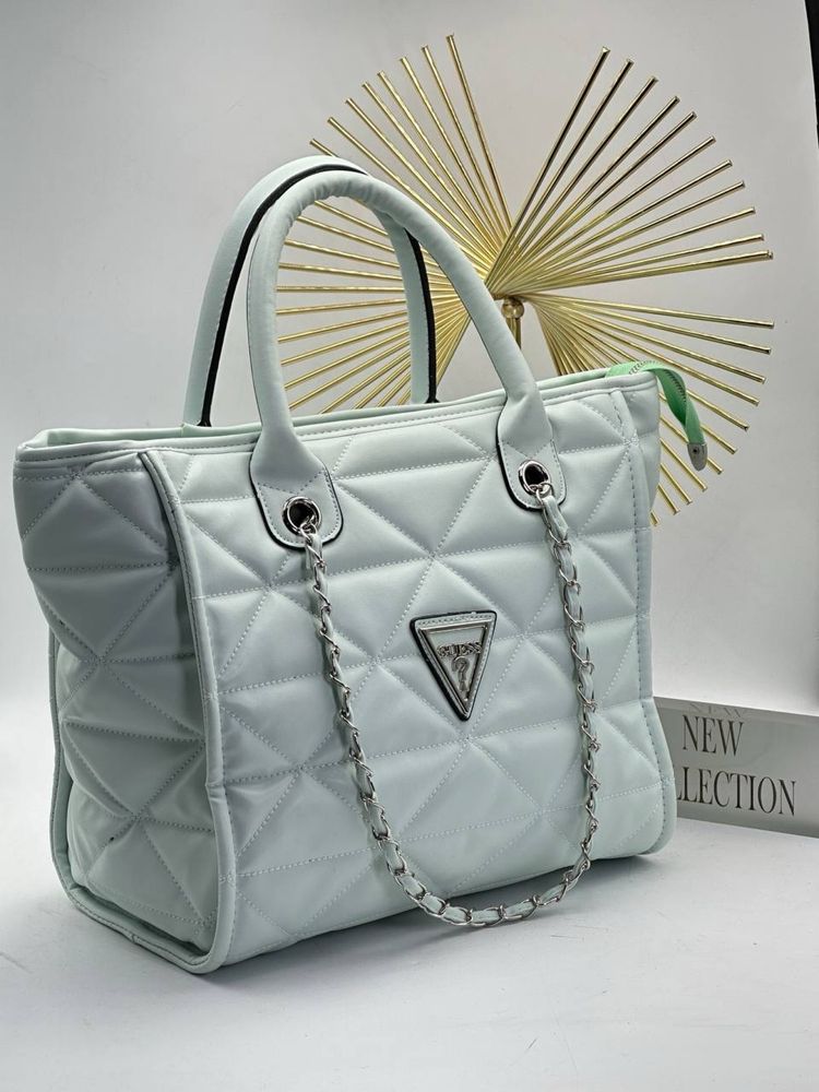 Geanta Guess Noua !!! Dimensiuni 30/30 !!!