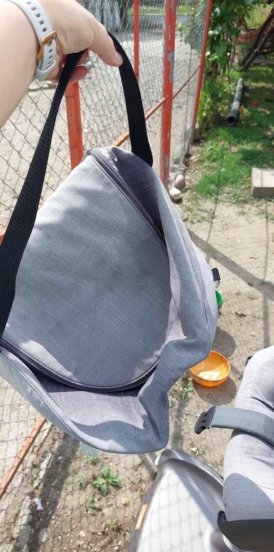 Vând cărucior Stokke 3 in 1.