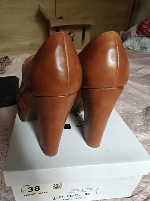 Pantofi maro cu toc si platforma, 38