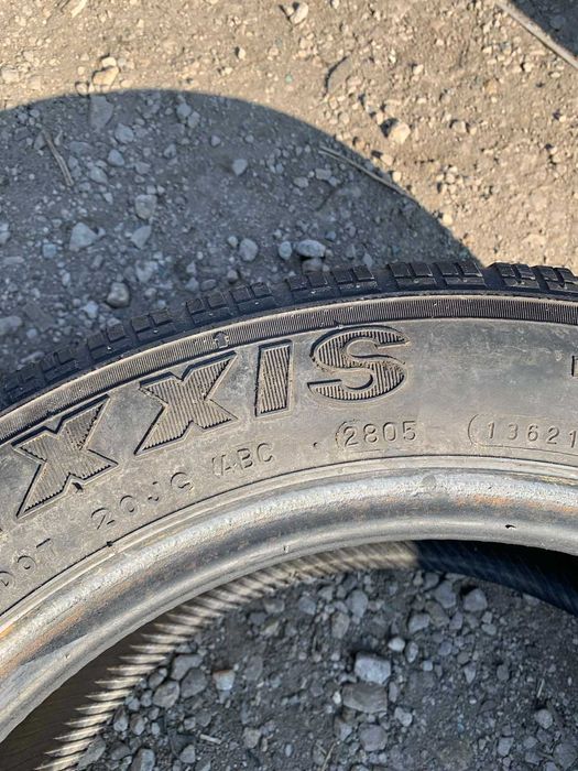2 бр Зимни Гуми Maxis 195/60 R16 DOT 2805 грайфер 5мм ном 19