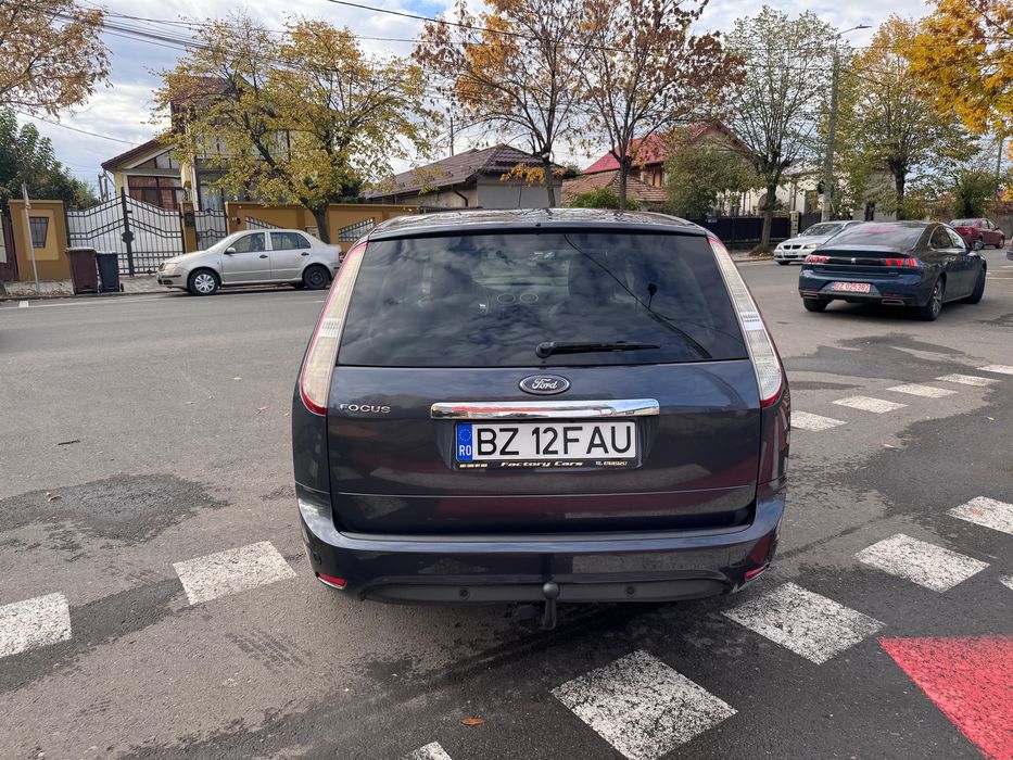 Ford Focus Titanium 1.6 benzina+GPL Navi Mare Youtube Waze Pdc Carlig