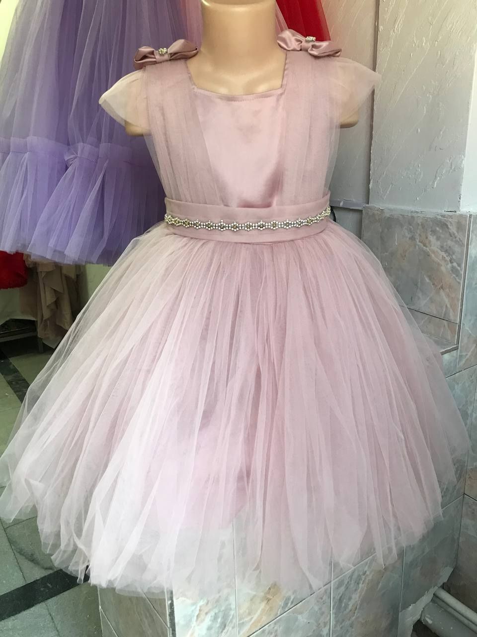Розовое и белое платье на прокат и продажу