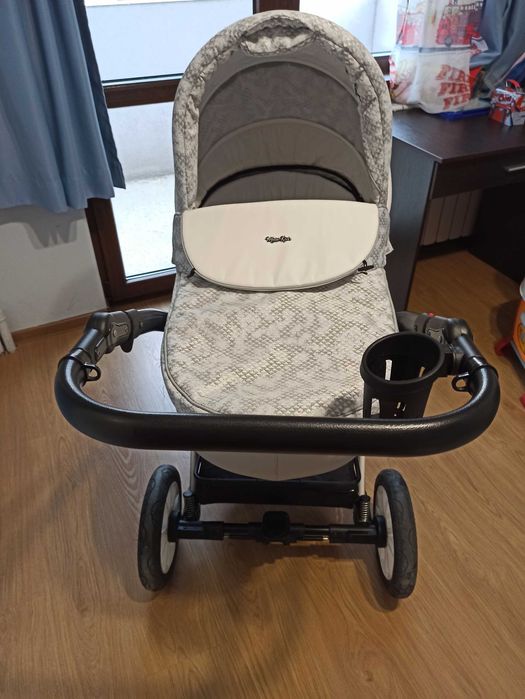 Бебешка количка с два коша