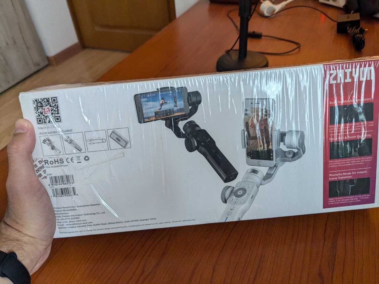 Стабилизатор Zhiyun Smooth 4