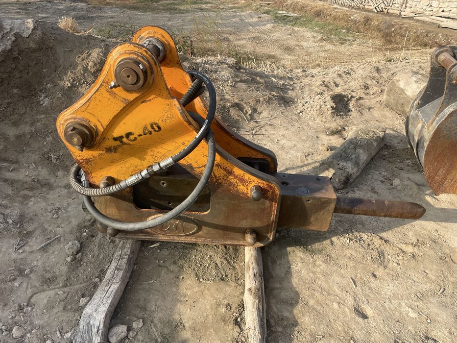 Отбойный молоток для гидравлического экскаватора!