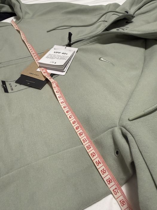 Hanorac Nike cu eticheta