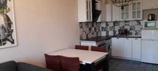 Дава се под наем Двустаен апартамент в Пловдив, Център - 65 кв.м за 510 € - Снимка #2