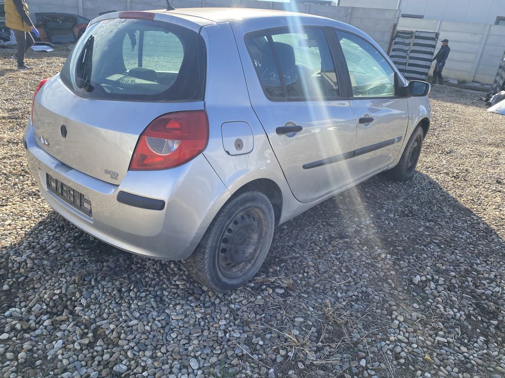 Vand bara spate si hayon Renault Clio 3 2005-2010