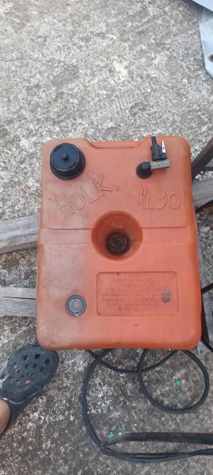 Продавам извънбордов Mariner 60 hp 2 такта