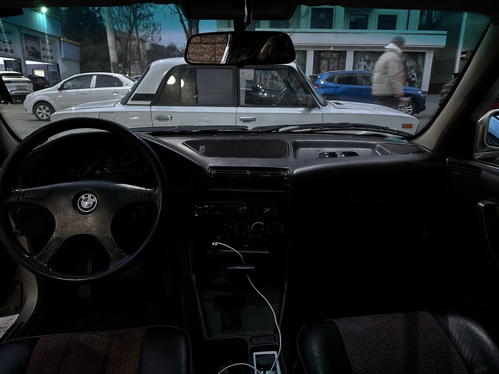 Bmw e 34 m20b25 .