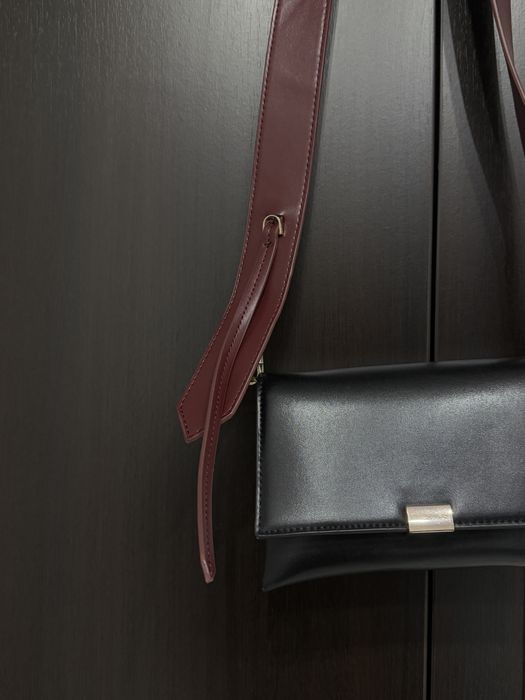 Черна чанта от Zara
