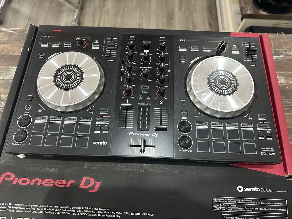 Pioneer DDJ-SB3/ DJ контролер/