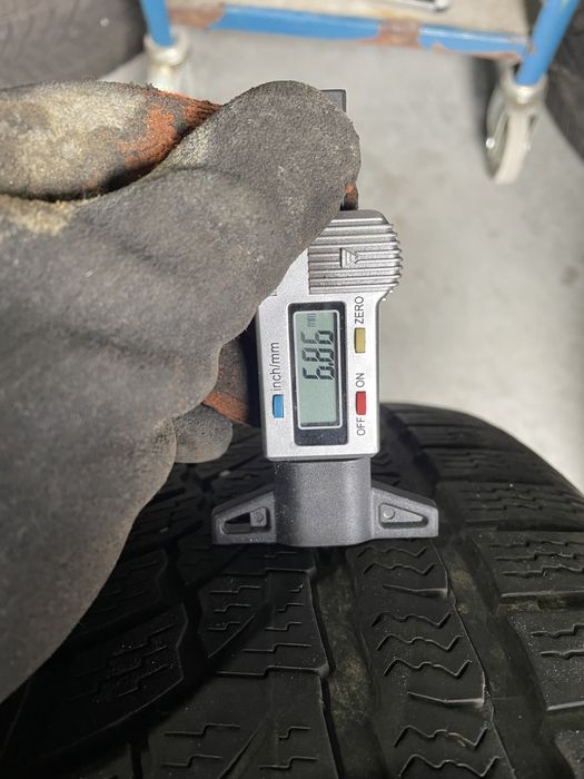 Anv m+s 235/55/17 Vredestein/nokian
