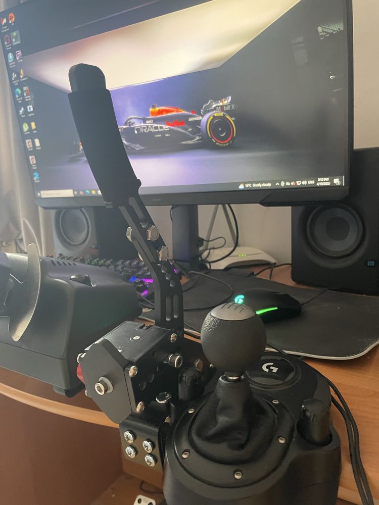 Logitech g29 + shifter + handbrake + 2 спортни волана
