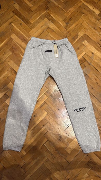 ESSENTIALS панталон. Чисто нов, топ качество.
