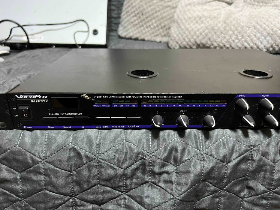 VocoPro DA-2277PRO – Mixer karaoke profesional cu key control & efecte