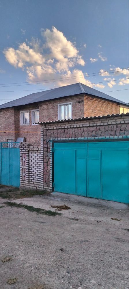 Продается 2 этажный дом