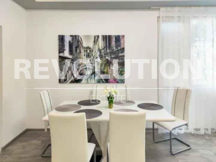 Дава се под наем Тристаен апартамент в Варна, Морска градина - 75 кв.м за 750 € - Снимка #1