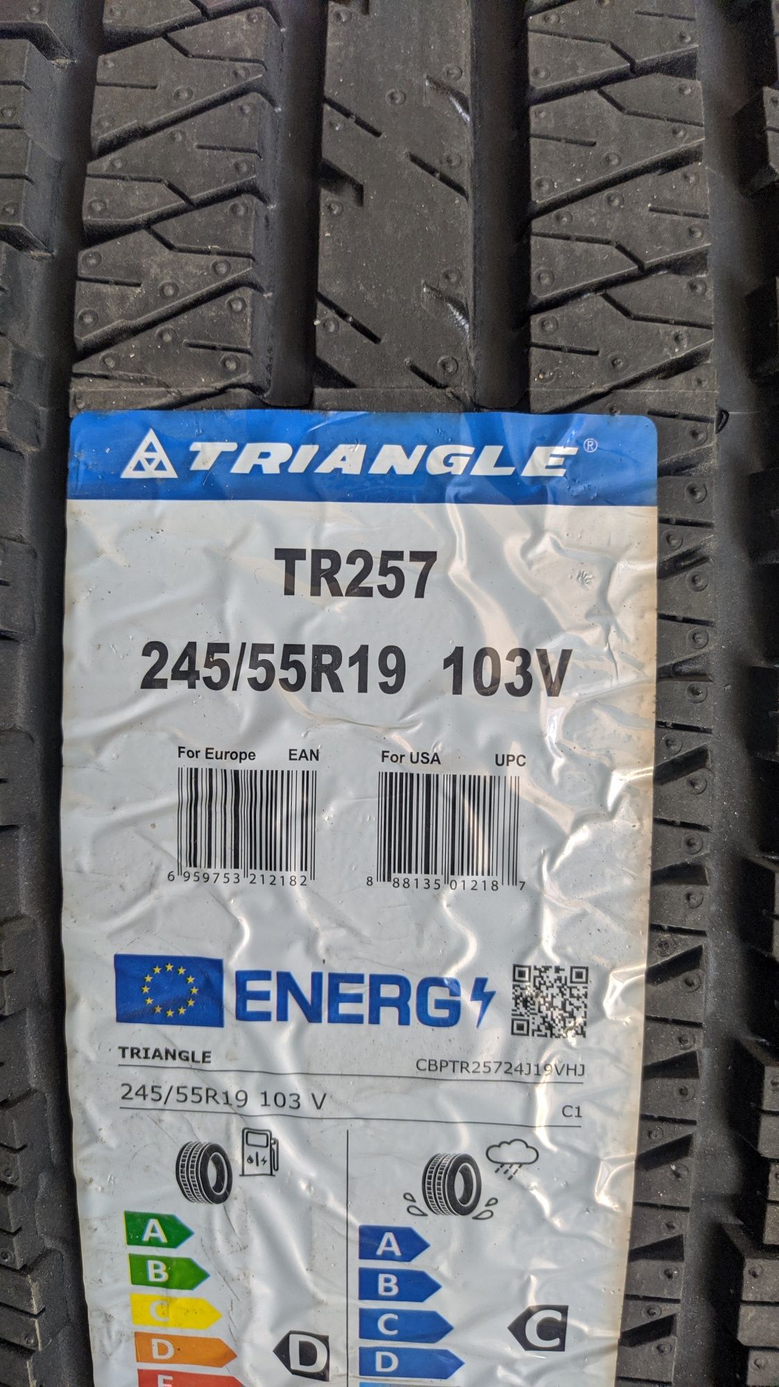 245/55R19 Triangle