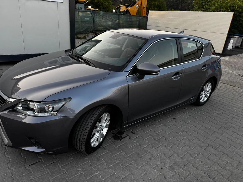 Lexus CT Masina ingrijita, istoric complet de service, dotari de lux.