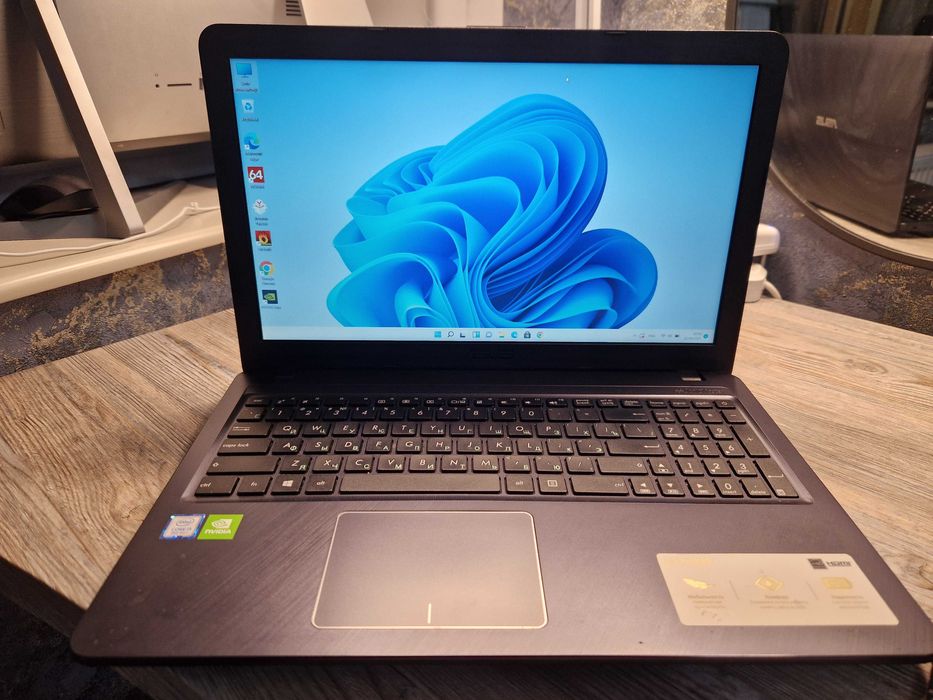 Ноутбук Asus\Corei3\модель X543u\видео GT MX110