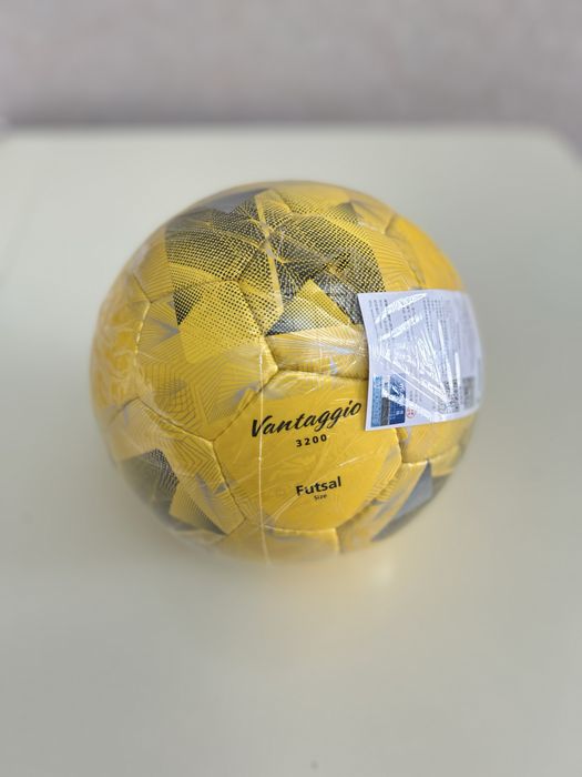 Продаются футзальные мячи 4 размера Molten F9N3200-YY за 16000 тг