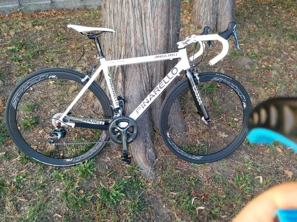 Vand bicicleta cursiera Pinarello Angliru