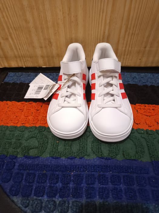 Нови маратонки Адидас