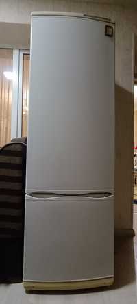 Холодильник-Морозильник Атлант в отличном состоянии
