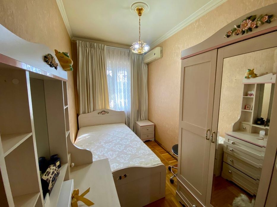 Срочно продается 3х комнатная квартира Паркентский рынок