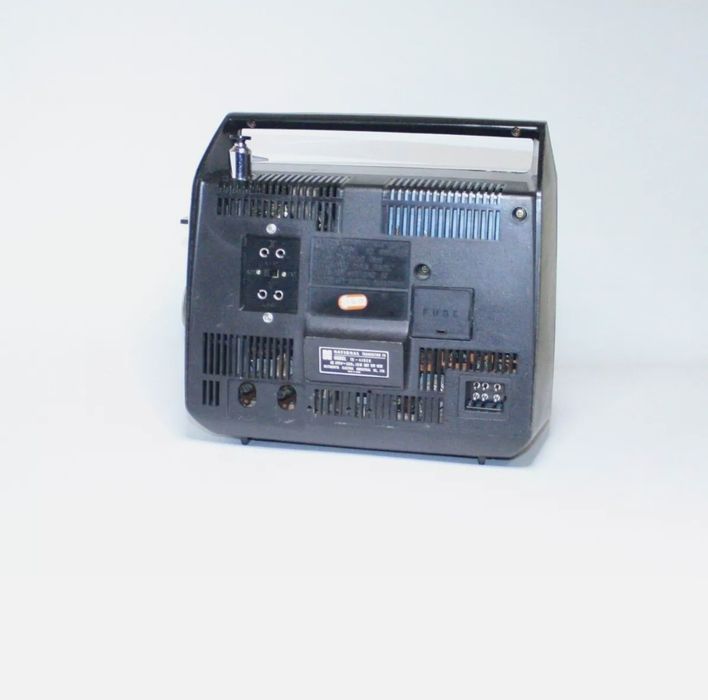 TV National Panasonic TR-419EU B/W retro vintage television colecție