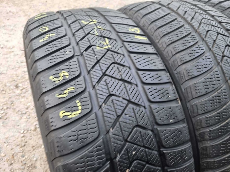 SET 4 Anvelope Iarna 245/40 R19 + 275/35 R19 PIRELLI Runflat